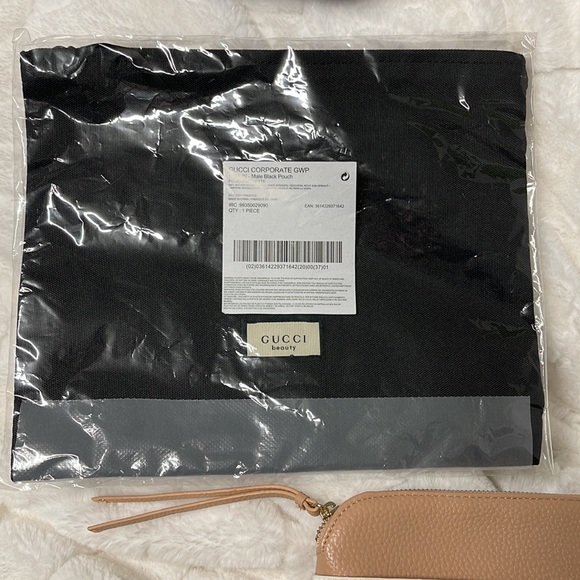 Make up & Cosmetic bag bundle - Picture 3 of 4